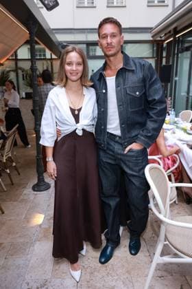 ICON Summer Dinner 2026, Empfang Sonja Gerhardt, Vladimir Burlakov ICON.Summer Dinner 2026, Seated Dinner im Hotel Roomers, Steinplatz, Berlin, Datum: 17.06.2026 *** ICON Summer Dinner 2026, Reception Copyright: xEventpress Kratschx