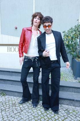 ICON Summer Dinner 2026, Empfang Ben Bücken, Moritz Sommer ICON.Summer Dinner 2026, Seated Dinner im Hotel Roomers, Steinplatz, Berlin, Datum: 17.06.2026 *** ICON Summer Dinner 2026, Reception Copyright: xEventpress Kratschx