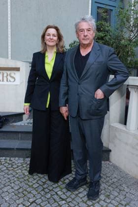 ICON Summer Dinner 2026, Empfang Martina Gedeck, Markus Imboden ICON.Summer Dinner 2026, Seated Dinner im Hotel Roomers, Steinplatz, Berlin, Datum: 17.06.2026 *** ICON Summer Dinner 2026, Reception with Martina Gedeck and Markus Imboden ICON Summer Dinner 2026, Seated Dinner at Hotel Roomers, Steinplatz, Berlin, Date Copyright: xEventpress Kratschx