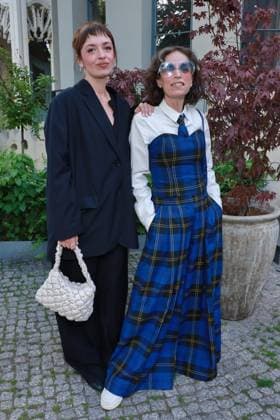 ICON Summer Dinner 2026, Empfang Nellie Thalbach und Anna Thalbach ICON.Summer Dinner 2026, Seated Dinner im Hotel Roomers, Steinplatz, Berlin, Datum: 17.06.2026 *** ICON Summer Dinner 2026, Reception with Nellie Thalbach and Anna Thalbach ICON Summer Dinner 2026, Seated Dinner at Hotel Roomers, Steinplatz, Berlin, Date Copyright: xEventpress Kratschx