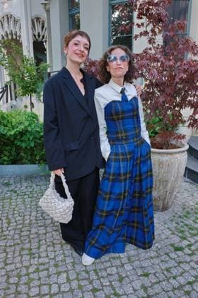 ICON Summer Dinner 2026, Empfang Nellie Thalbach und Anna Thalbach ICON.Summer Dinner 2026, Seated Dinner im Hotel Roomers, Steinplatz, Berlin, Datum: 17.06.2026 *** ICON Summer Dinner 2026, Reception with Nellie Thalbach and Anna Thalbach ICON Summer Dinner 2026, Seated Dinner at Hotel Roomers, Steinplatz, Berlin, Date Copyright: xEventpress Kratschx
