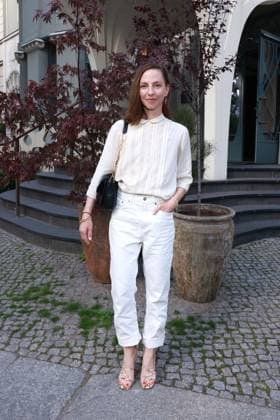 ICON Summer Dinner 2026, Empfang Katharina Schuettler ICON.Summer Dinner 2026, Seated Dinner im Hotel Roomers, Steinplatz, Berlin, Datum: 17.06.2026 *** ICON Summer Dinner 2026, Reception with Katharina Schuettler ICON Summer Dinner 2026, Seated Dinner at Hotel Roomers, Steinplatz, Berlin, Date Copyright: xEventpress Kratschx