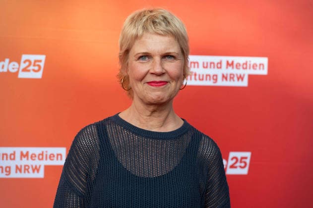 Cordula STRATMANN, Schauspielerin, Portraet, Porträt, Portrait, Angeschnittenes Einzelbild, Einzelmotiv, Roter Teppich, Red Carpet Show, Ankunft, arrival, Sommerfest der Film und Medienstiftung NRW in Koeln, 17.06.2026. *** Cordula STRATMANN, actress, portrait, close-up, single image, single shot, red carpet, red carpet event, arrival, Summer Festival of the Film and Media Foundation NRW in Cologne, June 17, 2026,detected_source_language