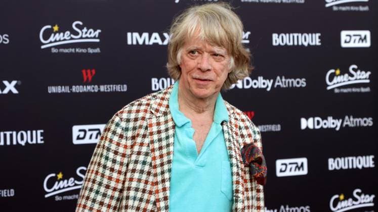 Wiedereröffnung des Cinestar Oberhausen am Westfield Centro ** NUR FÜR REDAKTIONELLE ZWECKE ** EDITORIAL USE ONLY **<p>Helge Schneider bei der Wiedereröffnung des Cinestar Oberhausen am Mittwoch den 17.Juni 2026 am Westfield Centro Foto : Frank Oppitz FUNKE Foto Services< p> Kultur, Kunst, Unterhaltung Deutschland NRW Oberhausen Copyright: FrankxOppitz *** Reopening of Cinestar Oberhausen at Westfield Centro FOR EDITORIAL USE ONLY EDITORIAL USE ONLY p Helge Schneider at the reopening of Cinestar Oberhausen on Wednesday, June 17, 2026, at Westfield Centro. Photo by Frank Oppitz, FUNKE Foto Services p Culture, Art, Entertainment, Germany, North Rhine-Westphalia, Oberhausen. Copyright FrankxOppitz,detected_source_language Copyright: FrankxOppitz doc86c00nm0vm11ftomlns9 ,EDITORIAL USE ONLY