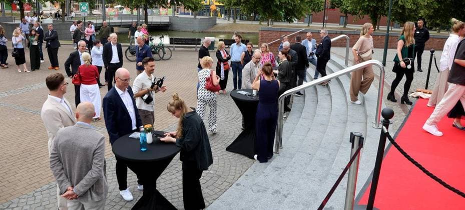 Wiedereröffnung des Cinestar Oberhausen am Westfield Centro ** NUR FÜR REDAKTIONELLE ZWECKE ** EDITORIAL USE ONLY **<p>Wiedereröffnung des Cinestar Oberhausen am Mittwoch den 17.Juni 2026 am Westfield Centro Foto : Frank Oppitz FUNKE Foto Services< p> Kultur, Kunst, Unterhaltung Deutschland NRW Oberhausen Copyright: FrankxOppitz *** Reopening of Cinestar Oberhausen at Westfield Centro FOR EDITORIAL USE ONLY EDITORIAL USE ONLY p Reopening of Cinestar Oberhausen on Wednesday, June 17, 2026, at Westfield Centro Photo by Frank Oppitz, FUNKE Photo Services p Culture, Art, Entertainment Germany North Rhine-Westphalia Oberhausen Copyright FrankxOppitz,detected_source_language Copyright: FrankxOppitz doc86c00r8fu0g8nmhjqzx ,EDITORIAL USE ONLY