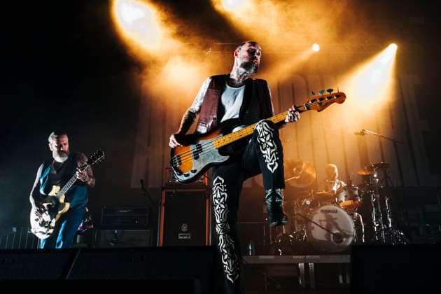 Konzert von Alexisonfire in Berlin Am 17.06.2026 spielte die kanadische Post-Hardcore-Band Alexisonfire ein Konzert im Berliner Huxleys Neue Welt. Im Bild Bassist Chris Steele und Gitarrist Dallas Greene., Berlin Berlin Deutschland Neukölln *** Alexisonfire Concert in Berlin On June 17, 2026, the Canadian post-hardcore band Alexisonfire played a concert at Huxleys Neue Welt in Berlin. Pictured are bassist Chris Steele and guitarist Dallas Greene, Berlin, Neukölln, Germany,detected_source_language