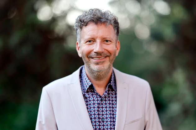 Moderator Thorsten Schorn beim Sommerfest zum 35-jährigen Bestehen der Film- und Medienstiftung NRW sowie dem 25-jährigen Jubiläum des Medienmagazins DWDL im Park Cafe im Rheinpark. Köln, 17.06.2026 NRW Deutschland *** Host Thorsten Schorn at the summer celebration marking the 35th anniversary of the Film and Media Foundation NRW and the 25th anniversary of the media magazine DWDL at the Park Cafe in Cologne’s Rheinpark, June 17, 2026, NRW, Germany,detected_source_language Copyright: xChristophxHardtx