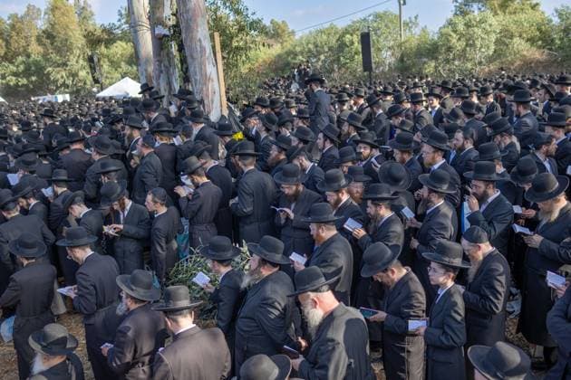 Ultra-Orthodox Jews opposing compulsory military service protest outside an Israeli prison KFAR YONA, ISRAEL - JUNE 17: Thousands of demonstrators gather outside the Beit Lid military prison, calling for the release of an Ultra-Orthodox youth who was arrested for refusing compulsory military service in Kfar Yona, Israel on June 17, 2026. Israeli forces took extensive security measures around the prison during the protest. photo by Roman Levin JNA Press (Photo by Roman Levin JNA Press via Nexpher Images) Kfar Yona