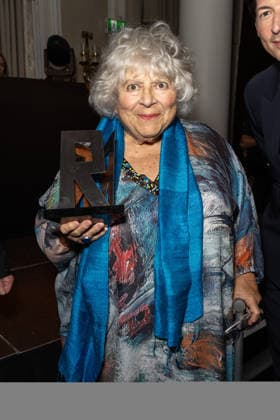 June 17, 2026, London, United Kingdom: Miriam Margolyes receives the Raindance Icon Award at the Raindance Film Festival Opening Gala, held at the Waldorf Hilton. London United Kingdom  - ZUMAs197 20260617_aaa_s197_244 Copyright: xPhilxLewisx