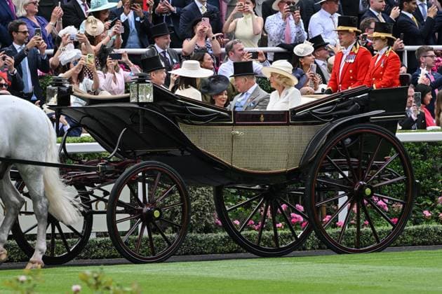 June 17, 2026, Ascot, Berkshire, UK: King CHARLES III and Queen CAMILLA arrive in a horse-drawn carriage on the second day of the Royal Ascot horse race meeting. Ascot UK - ZUMAs371 20260617_zip_s371_060 Copyright: xWiktorxSzymanowiczx