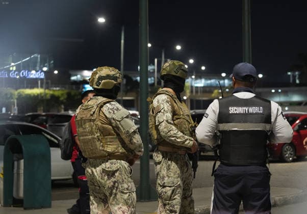 GYE HITMAN ATTACK AT GUAYAQUIL AIRPORT, Wednesday, June 17, 2026 An armed attack took place this afternoon at the José Joaquín de Olmedo Airport in Guayaquil; Preliminary reports indicate that two men were attacked in a hitman-style assault. Photos by César Munoz, API Guayaquil, Guayas, Ecuador. CLJ GYE SICARIATOAEROPUERTO 92290cf517f0bd05cf7c51c0d251bf77,detected_source_language Copyright: xCÃ sarxMunozx