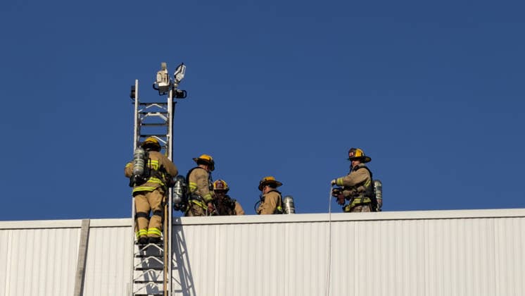 June 17, 2026, Los Angeles, California, USA: Los Angeles Fire Department ground crews and hazardous materials teams combat a massive blaze involving an ammonia gas leak inside a cold storage facility in the Boyle Heights neighborhood. Shelter-in-place orders were issued, as residents in the area are being urged to close their windows and doors, bring pets inside, turn off the A C and stay indoors until given the all-clear. Los Angeles USA - ZUMA 20260617_mda_c68_419 Copyright: xRingoxChiux