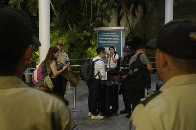 GYE HITMAN ATTACK AT GUAYAQUIL AIRPORT, Wednesday, June 17, 2026 An armed attack took place this afternoon at the José Joaquín de Olmedo Airport in Guayaquil; Preliminary reports indicate that two men were attacked in a hitman-style assault. Photos by César Munoz, API Guayaquil, Guayas, Ecuador. CLJ GYE HITMAN ATTACK AIRPORT 67b8d448968882b38a7f23723d4b3fef,detected_source_language Copyright: xCÃ sarxMunozx