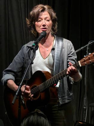 June 17, 2026, Atlanta, Georgia, USA: Amy Grant live at EddieÃ¢â‚¬â ¢s Attic, Decatur, Georgia 6-17-26. The 6 time Grammy winner makes her Eddie s Attic debut during her underplay tour playing an intimate sold out show to only 175 people in support of her new album The Me That Remains Atlanta USA  - ZUMAs380 20260617_zep_s380_004 Copyright: xDerekxStormx