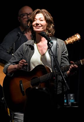 June 18, 2026, Atlanta, Georgia, USA: Amy Grant live at EddieÃ¢â‚¬â ¢s Attic, Decatur, Georgia 6-17-26. The 6 time Grammy winner makes her Eddie s Attic debut during her underplay tour playing an intimate sold out show to only 175 people in support of her new album The Me That Remains Atlanta USA  - ZUMAs380 20260618_zep_s380_008 Copyright: xDerekxStormx
