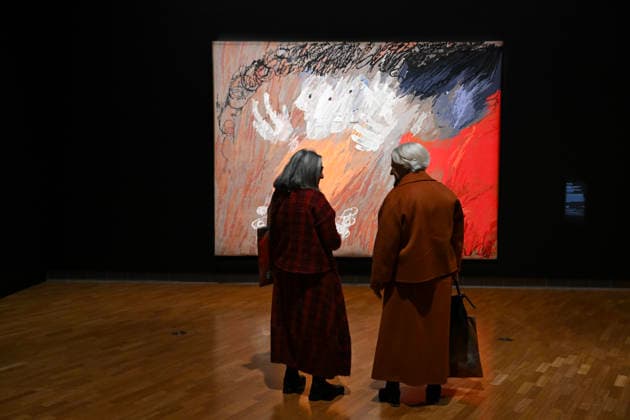 ARTHUR BOYD TAPESTRIES EXHIBITION, Guests take a look at a tapestry during a media preview of a major winter exhibition ˜Arthur Boyd: Tapestries™ at the National Gallery of Australia in Canberra, Thursday, June 18, 2026. At 2.5 by 3.4 metres, each tapestry features a scene from the life of St Francis of Assisi, one of the most venerated figures in history. ( NO ARCHIVING CANBERRA AUSTRALIAN CAPITAL TERRITORY AUSTRALIA  Copyright: xLUKASxCOCHx 20260618176343931277