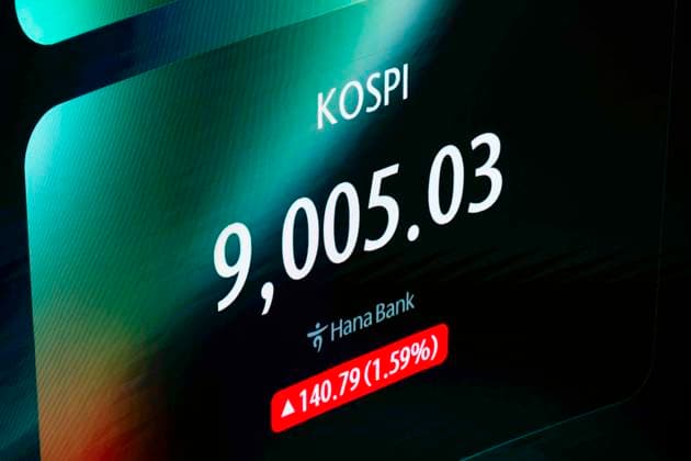 June 18, 2026, Seoul, South Korea: A display shows South KoreaÃ¢â‚¬â ¢s KOSPI index hitting historic highs on Thursday, June 18, 2026 in Seoul, South Korea. South KoreaÃ¢â‚¬â ¢s domestic KOSPI index broke the 9000-point barrier, buoyed by gains in semiconductor and AI industries driven by Samsung and SK Hynix and the announcement of a cease fire deal between the U.S. and Iran. Seoul South Korea - ZUMAh163 20260618_znp_h163_011 Copyright: xJintakxHanx
