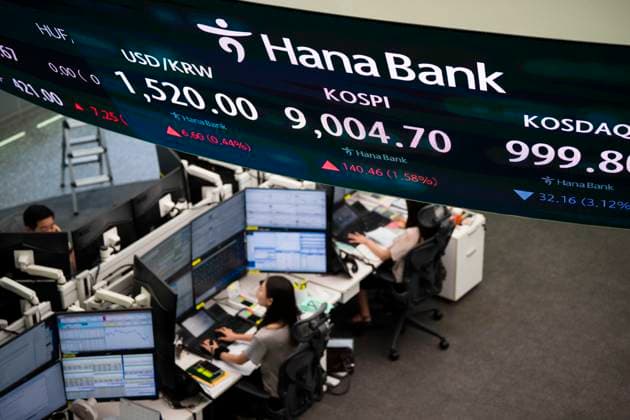 June 18, 2026, Seoul, South Korea: A display shows South KoreaÃ¢â‚¬â ¢s KOSPI index hitting historic highs on Thursday, June 18, 2026 in Seoul, South Korea. South KoreaÃ¢â‚¬â ¢s domestic KOSPI index broke the 9000-point barrier, buoyed by gains in semiconductor and AI industries driven by Samsung and SK Hynix and the announcement of a cease fire deal between the U.S. and Iran. Seoul South Korea - ZUMAh163 20260618_znp_h163_012 Copyright: xJintakxHanx