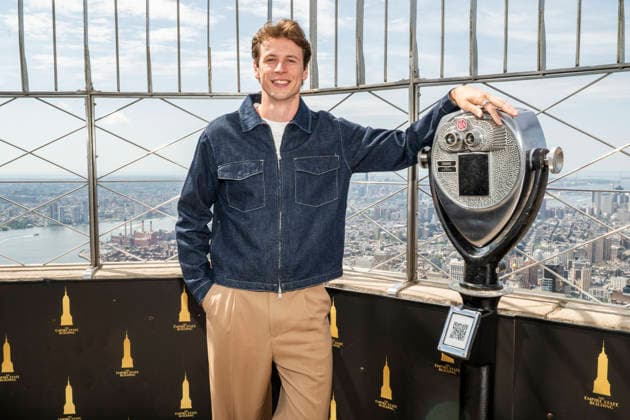 June 17, 2026, New York, New York, USA: JOSH BRUBAKER visits the Empire State Building in New York to celebrate the expansion of his two shows, The Bru Show and Audacity Check In. 17 June 2026 New York USA - ZUMAa265 20260617_zep_a265_008 Copyright: xEricxAcquayex