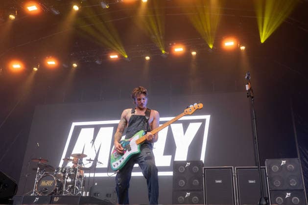 McFly in concert at Thetford Forest, Thetford, UK Thetford, UK, 17 June, 2026. McFly in concert. Pictured left to right, Dougie Poynter., Credit:Stephen Keable Avalon UK, Norfolk, Thetford, Thetford Forest  Copyright: xStephenxKeablex xAvalonx 1110846954