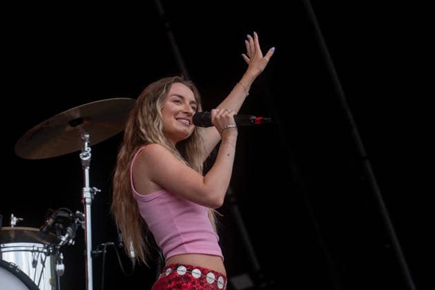 Remember Monday in concert at Thetford Forest in Thetford, UK on 17 June 2026 Holly-Anne Hull at Remember Monday in concert at Thetford Forest in Thetford, UK on 17 June 2026, Credit:Stephen Keable Avalon UK, Norfolk, Thetford, Thetford Forest  Copyright: xStephenxKeablex xAvalonx 1110850882
