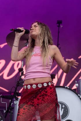 Remember Monday in concert at Thetford Forest in Thetford, UK on 17 June 2026 Holly-Anne Hull at Remember Monday in concert at Thetford Forest in Thetford, UK on 17 June 2026, Credit:Stephen Keable Avalon UK, Norfolk, Thetford, Thetford Forest  Copyright: xStephenxKeablex xAvalonx 1110851000