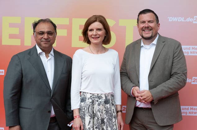 v.l. Walid NAKSCHBANDI, Geschaeftsfuehrer der Film- und Medienstiftung NRW Katrin VERNAU, Intendantin des WDR, Thomas LUECKERATH, Lükerath, Geschaeftsfuehrer DWDL Portraet, Porträt, Portrait, Angeschnittenes Einzelbild, Einzelmotiv, Roter Teppich, Red Carpet Show, Ankunft, arrival, Sommerfest der Film und Medienstiftung NRW in Koeln, 17.06.2026. *** From left