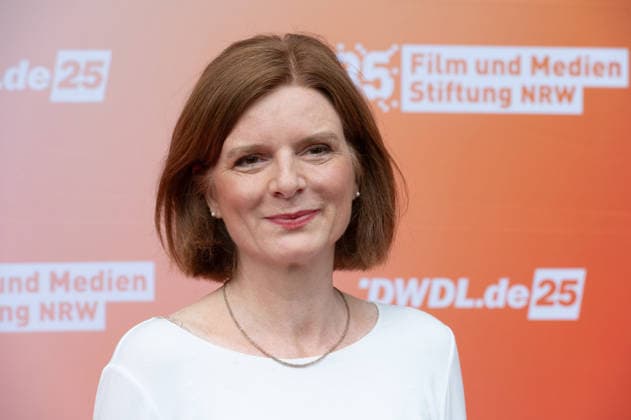 Katrin VERNAU, Intendantin des WDR, Portraet, Porträt, Portrait, Angeschnittenes Einzelbild, Einzelmotiv, Roter Teppich, Red Carpet Show, Ankunft, arrival, Sommerfest der Film und Medienstiftung NRW in Koeln, 17.06.2026. *** Katrin VERNAU, Artistic Director of WDR, Portrait, Single-frame shot, Single motif, Red Carpet, Red Carpet Show, Arrival, Summer Festival of the Film and Media Foundation NRW in Cologne, June 17, 2026,detected_source_language