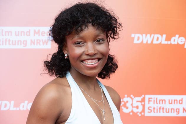 Lovely BRACKMANN, Schauspielerin, Portraet, Porträt, Portrait, Angeschnittenes Einzelbild, Einzelmotiv, Roter Teppich, Red Carpet Show, Ankunft, arrival, Sommerfest der Film und Medienstiftung NRW in Koeln, 17.06.2026. *** Lovely BRACKMANN, actress, portrait, close-up, single image, single subject, red carpet, red carpet event, arrival, Summer Festival of the Film and Media Foundation NRW in Cologne, June 17, 2026,detected_source_language