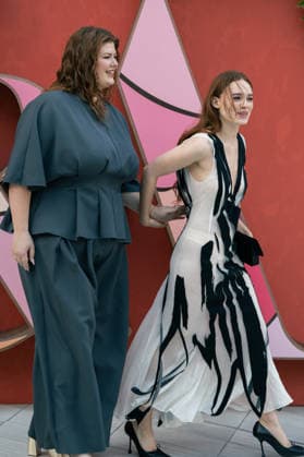 V&A Summer Party 2026 in London, UK- 17 JUNE 2026. Sadie Soverall attends the V&A Summer Party 2026 at The V&A . London United Kingdom Copyright: xLounisxTiarx xSOPAxImagesx _DSC2324