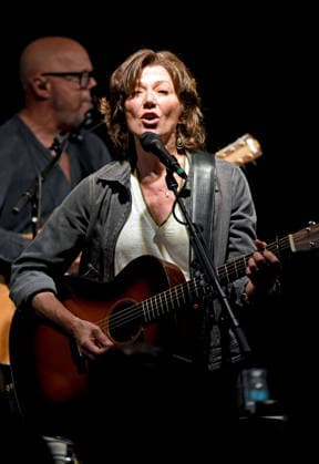 June 18, 2026, Atlanta, Georgia, USA: AMY GRANT performs live at Eddie s Attic in Decatur. The 6 time Grammy winner makes her Eddie s Attic debut during her underplay tour playing an intimate sold out show to only 175 people in support of her new album The Me That Remains. Atlanta USA  - ZUMAs380 20260618_zep_s380_007 Copyright: xDerekxStormx