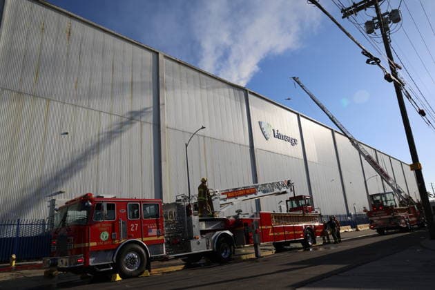 (260618) -- LOS ANGELES, June 18, 2026 -- Fire fighters work at a cold-storage facility where a fire has erupted in Boyle Heights, Los Angeles, California of the United States, on June 17, 2026. A shelter-in-place order was issued in the Boyle Heights area of Los Angeles on Wednesday as firefighters battled a massive fire that broke out at a commercial building. (Photo by Xinhua) (SpotNews) U.S.-LOS ANGELES-FIRE-SHELTER-IN-PLACE ORDER ZengxHui 