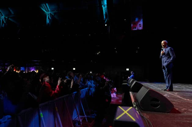 Former President Barack Obama appears on stage as they surprised administration and campaign alumni in Chicago ahead of the dedication ceremony of the Obama Presidential Center, Wednesday, June 17, 2026. Pool  CHX20260617218 PabloxMartinezxMonsivais