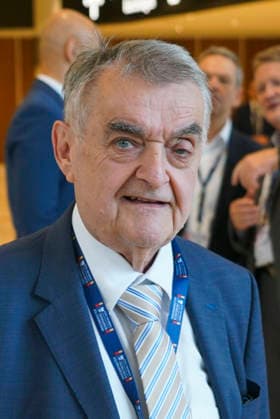 CNTV INNENMUNISTER- Herbert Reul Politiker der CDU. Innenminister des Landes Nordrhein-Westfalen auf der 225.Sitzung der Staendigen Konferenz der Innenminister und Senatoren der Laender am 17. Juni 2026 im Congress Center Hamburg Hamburg Deutschland *** CNTV INTERIOR MINISTER Herbert Reul, CDU politician and Interior Minister of the State of North Rhine-Westphalia, at the 225th meeting of the Standing Conference of Interior Ministers and Senators of the States on June 17, 2026, at the Congress Center Hamburg in Hamburg, Germany,detected_source_language