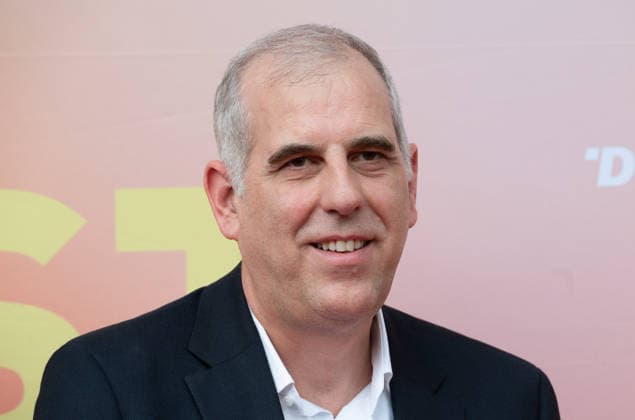Stephan SCHMITTER, CEO RTL Deutschland, Portraet, Porträt, Portrait, Angeschnittenes Einzelbild, Einzelmotiv, Roter Teppich, Red Carpet Show, Ankunft, arrival, Sommerfest der Film und Medienstiftung NRW in Koeln, 17.06.2026. *** Stephan SCHMITTER, CEO of RTL Deutschland, Portrait, Single-frame shot, Single subject, Red Carpet, Red Carpet Show, Arrival, Summer Festival of the Film and Media Foundation NRW in Cologne, June 17, 2026,detected_source_language