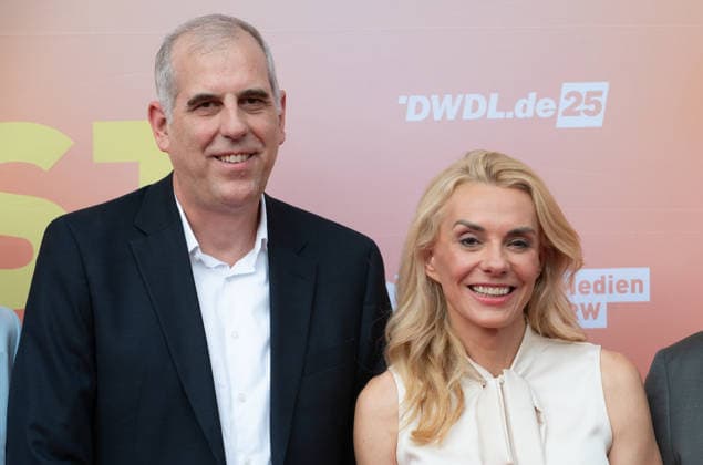 Stephan SCHMITTER, CEO RTL Deutschland, Inga LESCHEK, Geschaefftsfuehrerin RTL Deutschland und Chief Content Officer, Portraet, Porträt, Portrait, Angeschnittenes Einzelbild, Einzelmotiv, Roter Teppich, Red Carpet Show, Ankunft, arrival, Sommerfest der Film und Medienstiftung NRW in Koeln, 17.06.2026. *** Stephan SCHMITTER, CEO of RTL Deutschland; Inga LESCHEK, Managing Director of RTL Deutschland and Chief Content Officer; portrait; cropped single image; single shot; red carpet; Red Carpet Show, Arrival, Summer Party of the Film and Media Foundation NRW in Cologne, June 17, 2026,detected_source_language