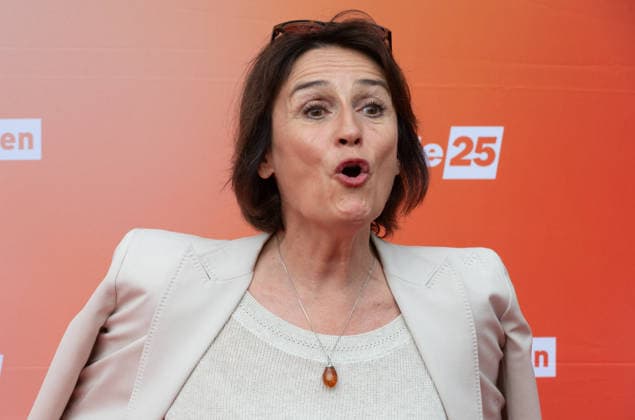 Sandra MAISCHBERGER, Moderatorin, Portraet, Porträt, Portrait, Angeschnittenes Einzelbild, Einzelmotiv, Roter Teppich, Red Carpet Show, Ankunft, arrival, Sommerfest der Film und Medienstiftung NRW in Koeln, 17.06.2026. *** Sandra MAISCHBERGER, Host, Portrait, Single-frame shot, Single subject, Red Carpet, Red Carpet Show, Arrival, Summer Festival of the Film and Media Foundation NRW in Cologne, June 17, 2026,detected_source_language