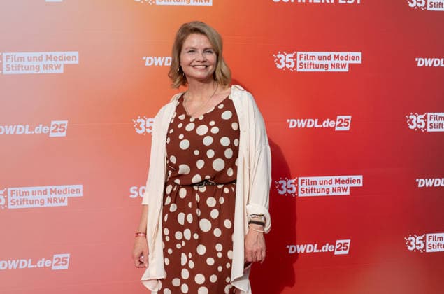 Annette FRIER, Schauspielerin, Portraet, Porträt, Portrait, Angeschnittenes Einzelbild, Einzelmotiv, Roter Teppich, Red Carpet Show, Ankunft, arrival, Sommerfest der Film und Medienstiftung NRW in Koeln, 17.06.2026. *** Annette FRIER, actress, portrait, close-up, single image, single subject, red carpet, red carpet event, arrival, Summer Festival of the Film and Media Foundation NRW in Cologne, June 17, 2026,detected_source_language