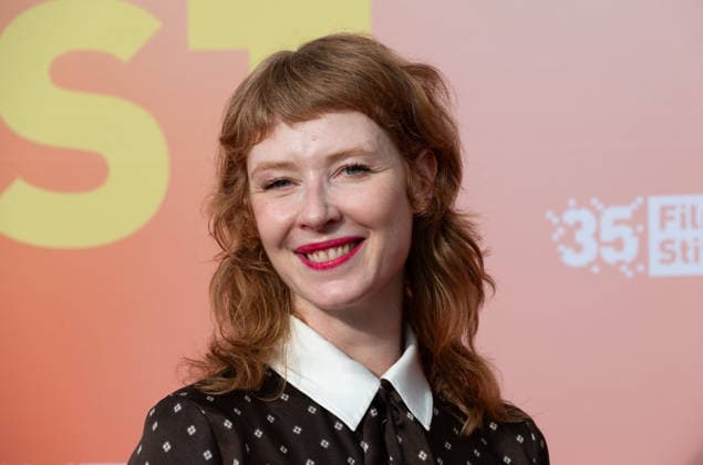 Sarah BAUERETT, Schauspielerin, Portraet, Porträt, Portrait, Angeschnittenes Einzelbild, Einzelmotiv, Roter Teppich, Red Carpet Show, Ankunft, arrival, Sommerfest der Film und Medienstiftung NRW in Koeln, 17.06.2026. *** Sarah BAUERETT, actress, portrait, close-up, single image, single subject, red carpet, red carpet event, arrival, Summer Festival of the Film and Media Foundation NRW in Cologne, June 17, 2026,detected_source_language