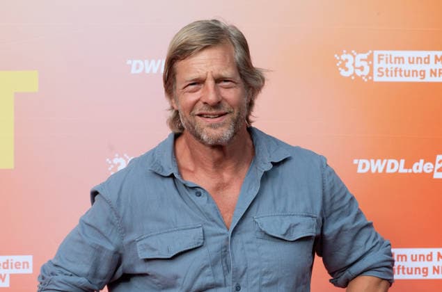 Henning BAUM, Schauspieler, Portraet, Porträt, Portrait, Angeschnittenes Einzelbild, Einzelmotiv, Roter Teppich, Red Carpet Show, Ankunft, arrival, Sommerfest der Film und Medienstiftung NRW in Koeln, 17.06.2026. *** Henning BAUM, actor, portrait, close-up, single image, single subject, red carpet, red carpet event, arrival, Summer Festival of the Film and Media Foundation NRW in Cologne, June 17, 2026,detected_source_language