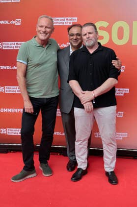 Klaus Nierhoff, Walid Nakschbandi und Felix Vörtler beim Sommerfest zum 35-jährigen Bestehen der Film- und Medienstiftung NRW im Park CafÃ . Köln, 17.06.2026 *** Klaus Nierhoff, Walid Nakschbandi, and Felix Vörtler at the summer party celebrating the 35th anniversary of the Film and Media Foundation NRW at Park Café in Cologne, June 17, 2026,detected_source_language Foto:xR.xSchmiegeltx xFuturexImagex nrw_sommerfest_6622