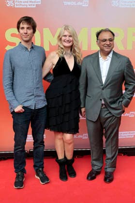 Gast, Corinna Nilson und Walid Nakschbandi beim Sommerfest zum 35-jährigen Bestehen der Film- und Medienstiftung NRW im Park CafÃ . Köln, 17.06.2026 *** Guest, Corinna Nilson, and Walid Nakschbandi at the summer celebration marking the 35th anniversary of the Film and Media Foundation NRW at Park Café in Cologne, June 17, 2026,detected_source_language Foto:xR.xSchmiegeltx xFuturexImagex nrw_sommerfest_6617