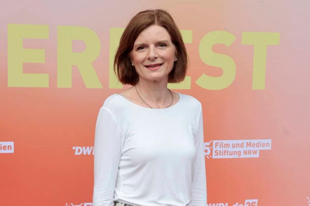 Katrin Vernau beim Sommerfest zum 35-jährigen Bestehen der Film- und Medienstiftung NRW im Park CafÃ . Köln, 17.06.2026 *** Katrin Vernau at the summer festival celebrating the 35th anniversary of the Film and Media Foundation NRW at Park Café in Cologne, June 17, 2026,detected_source_language Foto:xR.xSchmiegeltx xFuturexImagex nrw_sommerfest_6645