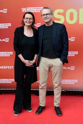 Astrid Quentell und Nicolas Paalzow beim Sommerfest zum 35-jährigen Bestehen der Film- und Medienstiftung NRW im Park CafÃ . Köln, 17.06.2026 *** Astrid Quentell and Nicolas Paalzow at the summer party celebrating the 35th anniversary of the Film and Media Foundation NRW at Park Café in Cologne, June 17, 2026,detected_source_language Foto:xR.xSchmiegeltx xFuturexImagex nrw_sommerfest_6649