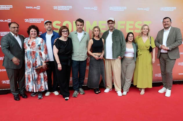 Walid Nakschbandi, Meltem Kaptan, Alexander Khuon, Sina Tkotsch, Thomas Lückerath und Gäste beim Sommerfest zum 35-jährigen Bestehen der Film- und Medienstiftung NRW im Park CafÃ . Köln, 17.06.2026 *** Walid Nakschbandi, Meltem Kaptan, Alexander Khuon, Sina Tkotsch, Thomas Lückerath, and guests at the summer party celebrating the 35th anniversary of the Film and Media Foundation NRW at Park Café in Cologne, June 17, 2026,detected_source_language Foto:xR.xSchmiegeltx xFuturexImagex nrw_sommerfest_6655