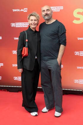 Nina Solisch und Tobi Baumann beim Sommerfest zum 35-jährigen Bestehen der Film- und Medienstiftung NRW im Park CafÃ . Köln, 17.06.2026 *** Nina Solisch and Tobi Baumann at the summer party celebrating the 35th anniversary of the Film and Media Foundation NRW at Park Café in Cologne, June 17, 2026,detected_source_language Foto:xR.xSchmiegeltx xFuturexImagex nrw_sommerfest_6659