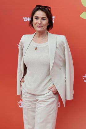 Sandra Maischberger beim Sommerfest zum 35-jährigen Bestehen der Film- und Medienstiftung NRW im Park CafÃ . Köln, 17.06.2026 *** Sandra Maischberger at the summer celebration marking the 35th anniversary of the Film and Media Foundation NRW at Park Café in Cologne, June 17, 2026,detected_source_language Foto:xR.xSchmiegeltx xFuturexImagex nrw_sommerfest_6665