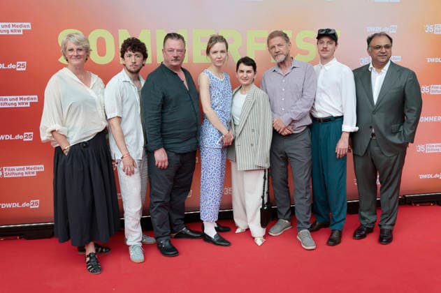 Luzia Schmid, Maximilian Mundt, Peter Kurth, Magdalena Laubisch, Gast, Sönke Wortmann, Merlin Sandmeyer und Walid Nakschbandi beim Sommerfest zum 35-jährigen Bestehen der Film- und Medienstiftung NRW im Park CafÃ . Köln, 17.06.2026 *** Luzia Schmid, Maximilian Mundt, Peter Kurth, Magdalena Laubisch, Guest, Sönke Wortmann, Merlin Sandmeyer, and Walid Nakschbandi at the summer party celebrating the 35th anniversary of the Film and Media Foundation NRW at Park Café in Cologne, June 17, 2026,detected_source_language Foto:xR.xSchmiegeltx xFuturexImagex nrw_sommerfest_6676