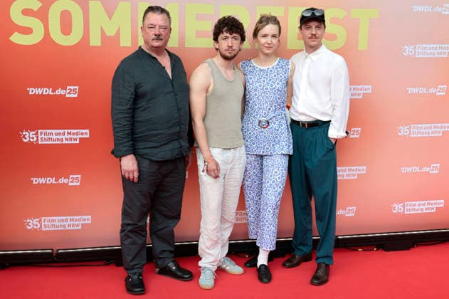 Peter Kurth, Maximilian Mundt, Magdalena Laubisch und Merlin Sandmeyer beim Sommerfest zum 35-jährigen Bestehen der Film- und Medienstiftung NRW im Park CafÃ . Köln, 17.06.2026 *** Peter Kurth, Maximilian Mundt, Magdalena Laubisch, and Merlin Sandmeyer at the summer celebration marking the 35th anniversary of the Film and Media Foundation NRW at Park Café in Cologne, June 17, 2026,detected_source_language Foto:xR.xSchmiegeltx xFuturexImagex nrw_sommerfest_6679