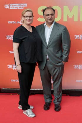 Bettina Brokemper und Walid Nakschbandi beim Sommerfest zum 35-jährigen Bestehen der Film- und Medienstiftung NRW im Park CafÃ . Köln, 17.06.2026 *** Bettina Brokemper and Walid Nakschbandi at the summer festival celebrating the 35th anniversary of the Film and Media Foundation NRW at Park Café in Cologne, June 17, 2026,detected_source_language Foto:xR.xSchmiegeltx xFuturexImagex nrw_sommerfest_6701